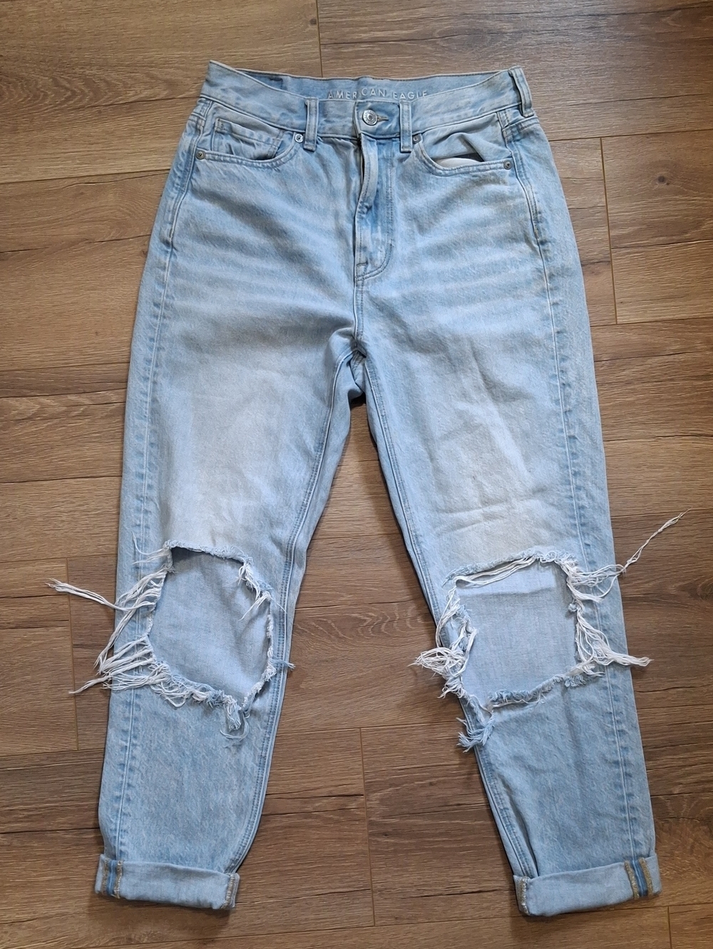 American Eagle Outfitters Light Wash Distressed Boyfriend Jeans
